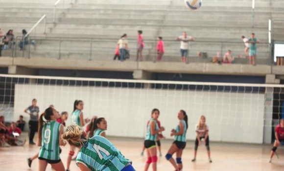 Deportes de la Comuna lanza un curso de árbitro y planillero de voley