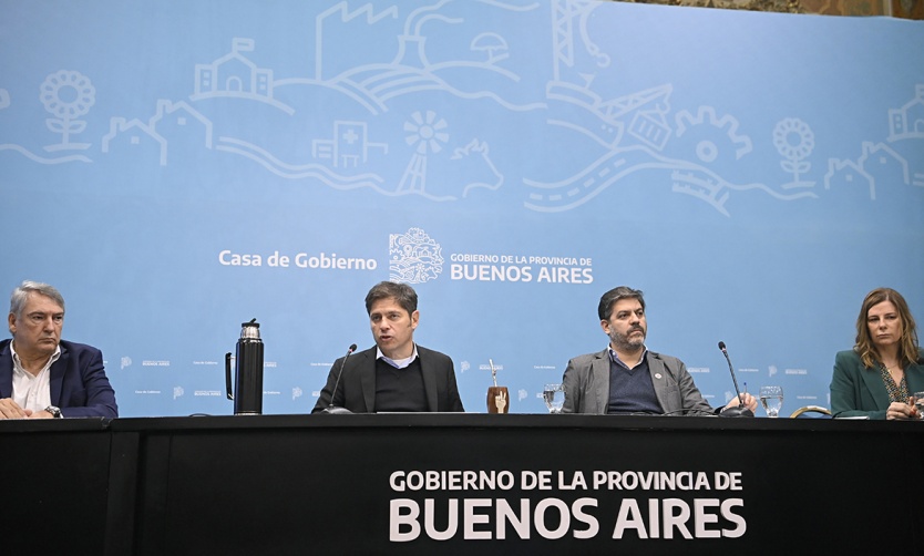 Kicillof: "La inversión de YPF en Bahía Blanca no puede quedar enredada en cuestiones partidarias"