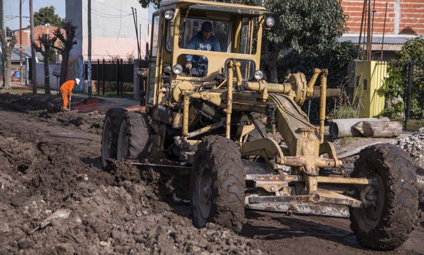 Extienden obras de asfalto en Manuel Alberti