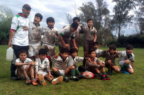 Alumnos de la Escuela Municipal de Rugby son parte de Los Pinos