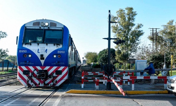 Un joven de 20 años murió al ser atropellado por el tren