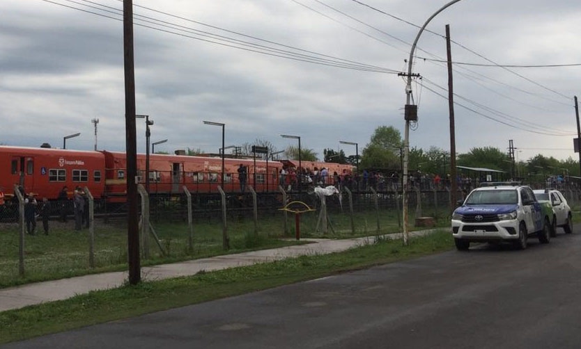 Hombre muere al ser arrollado por el tren