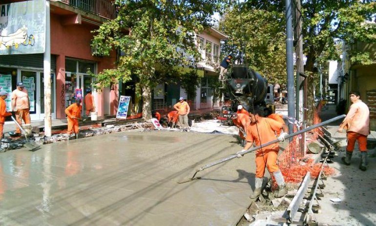 Continúan las obras de repavimentación en el centro de Pilar