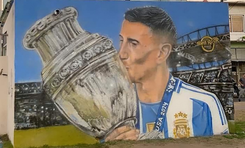 Ángel Di María tiene su mural homenaje en una plaza de Pilar