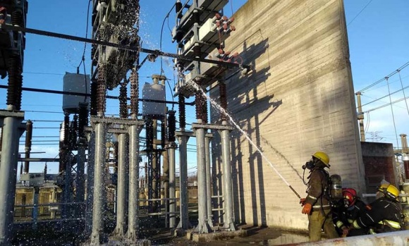 Principio de incendio en una estación eléctrica generó pánico entre los vecinos