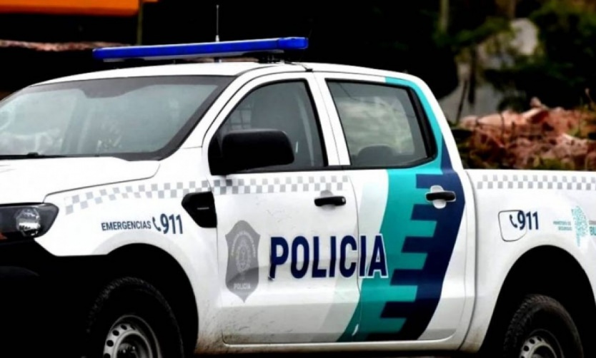 Disfrazados de Policías, delincuentes asaltaron a una familia