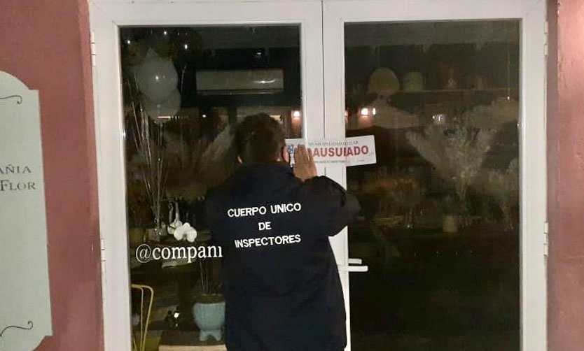 Cuarentena: Clausuran vinoteca donde clientes se juntaban a tomar alcohol