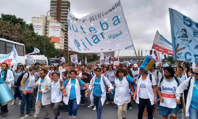 Gremios en alerta por el cese masivo de docentes suplentes