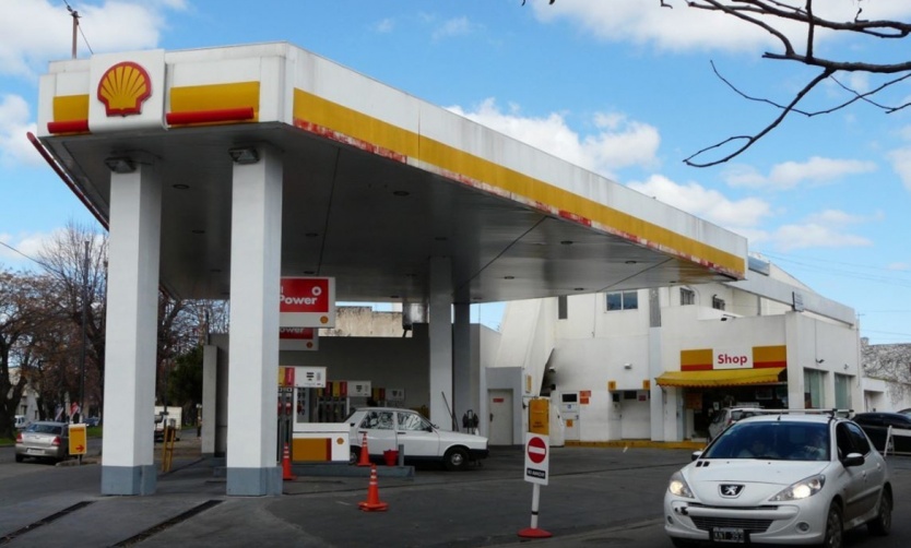 Los combustibles finalmente subieron un 4% y acumulan seis incrementos en la era Milei