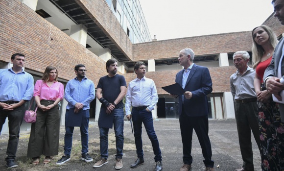 Kicillof encabezó el traspaso del edificio del ex Centro Oncológico al Ministerio de Salud