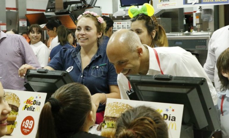 Pilar se sumó a la jornada solidaria del "McDía Feliz"