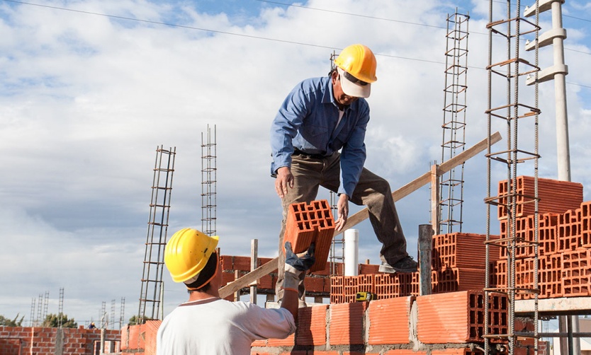 La recesión no afloja: volvieron a caer fuerte la construcción y la industria