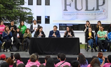 Kicillof: “Defender a las universidades es defender el futuro de la Argentina”