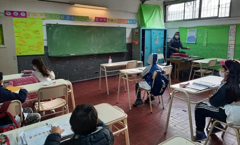 Regirán desde el miércoles medidas para ampliar la presencialidad en las escuelas