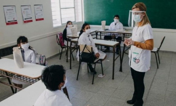 Habrá "presencialidad plena" en las escuelas desde el 1 de septiembre