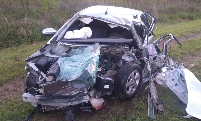 Chocaron un auto y un colectivo en la ruta 25