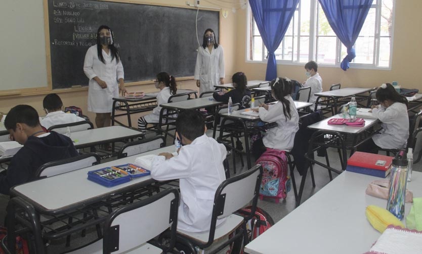 El gobierno confirmó que se aumentará la presencialidad escolar