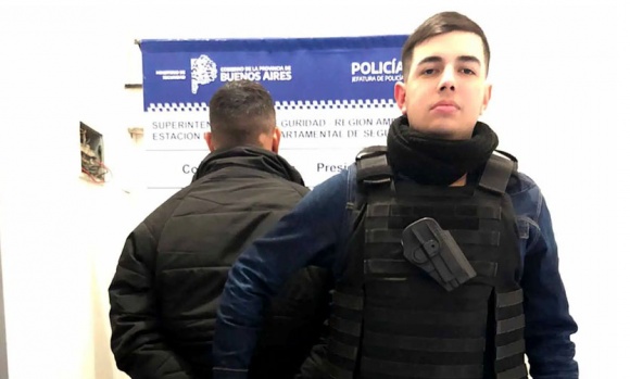 Fue detenido tras amenazar a su expareja con un arma y llevarse a su hija