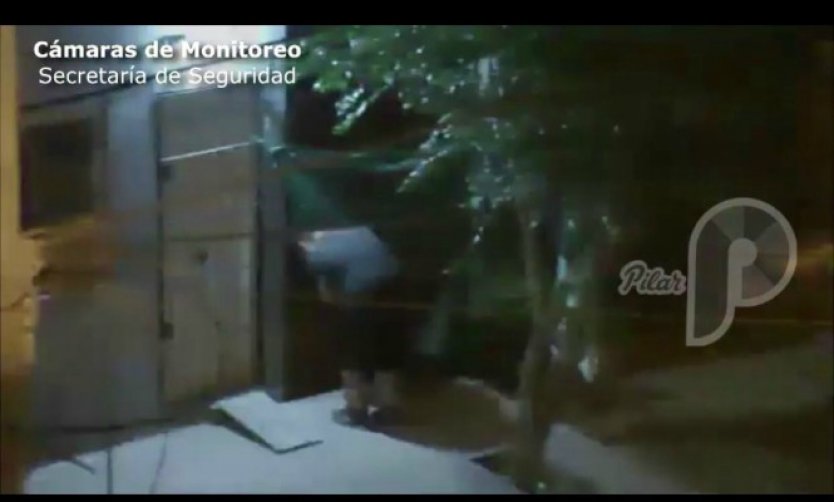 VIDEO: Tres personas fueron detenidas cuando intentaban ingresar a robar en una vivienda