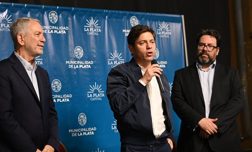 Kicillof participó de la firma del convenio de hermanamiento de La Plata y Montevideo