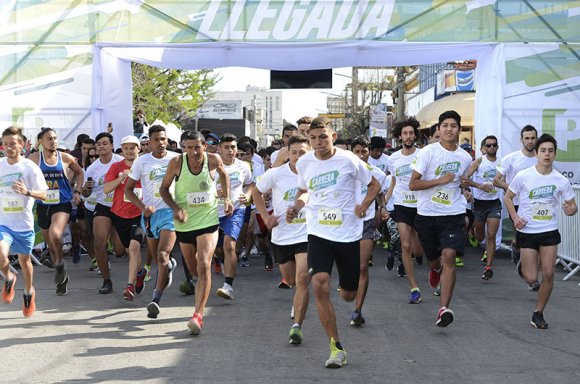 Una multitud le dio vida a la Carrera del Banco Provincia