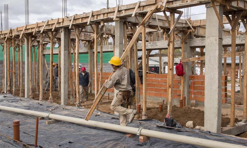 Avances en la construcción de un nuevo centro de salud en un barrio de Derqui