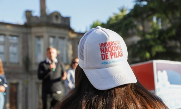 Achával: "La Universidad es un sueño colectivo que se construye pensando en el futuro"