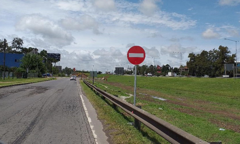 Las colectoras del KM 50 de la Panamericana, mano única