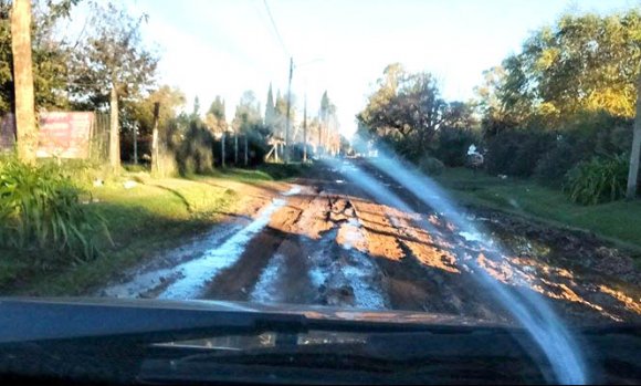 Reclamo por calle intransitable y falta de iluminación